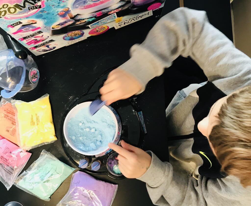 So Bomb DIY: How To Make Your Own Bath Bombs