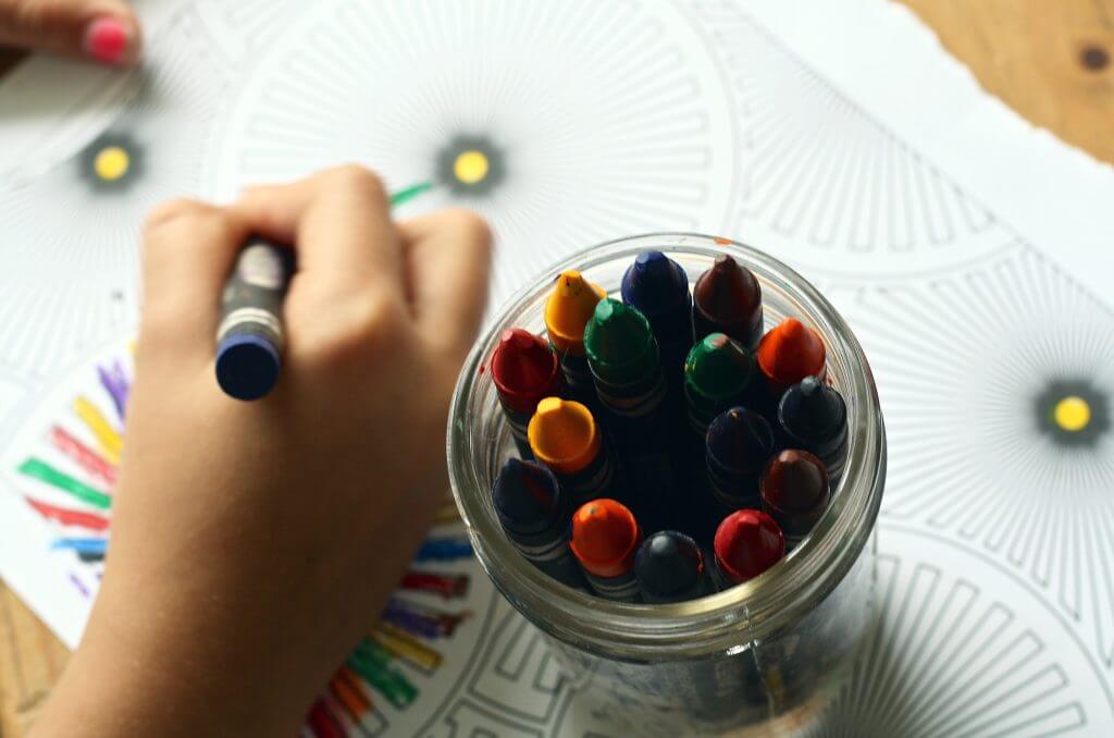 Keeping Younger Kids Occupied On A Plane