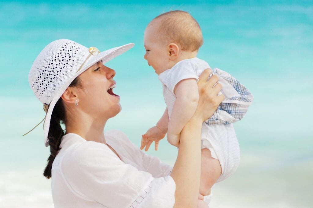 Top Necessary Things That Every New Parent Must Purchase For Their Babies