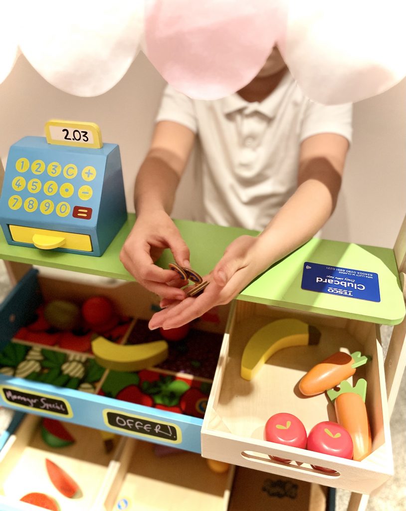 Top ways to inspire children to get into finance