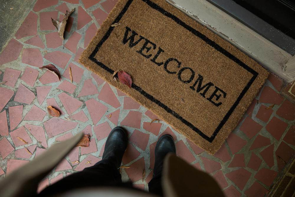How to Fake a Tidy Home for Unexpected Guests