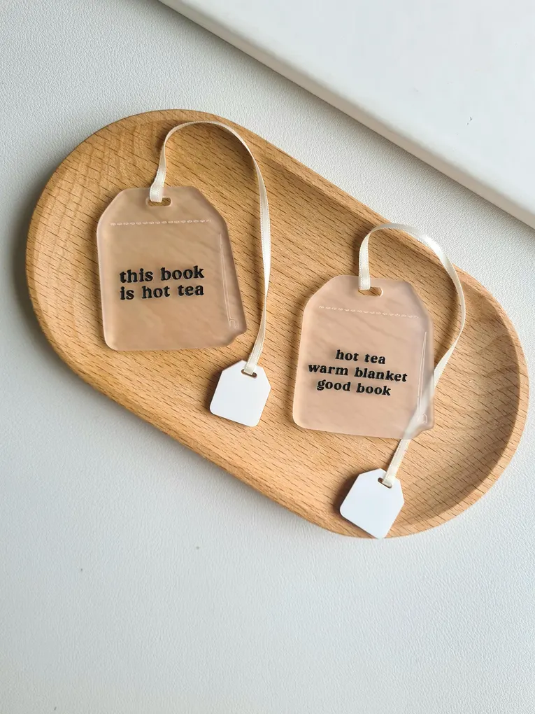 12 Bookish Stocking Fillers Under £12